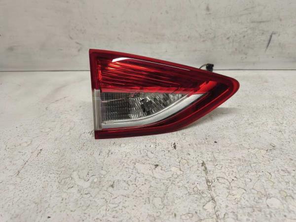 FEU ARRIERE GAUCHE FORD KUGA 2013-2016 - Vue 1